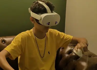 Paciente em sessão de realidade virtual terapêutica